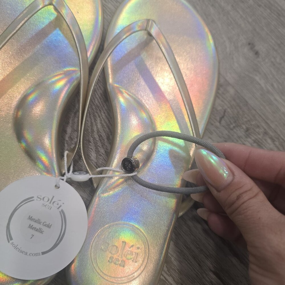 Soléi Sea NWT holographic gold Iridescent Flip Flops Women Size 11 with hair tie - Picture 9 of 12